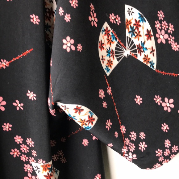 Forever 21 Kimono Jacket - Picture 5 of 11